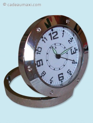 Petite horloge avec caméra intégrée