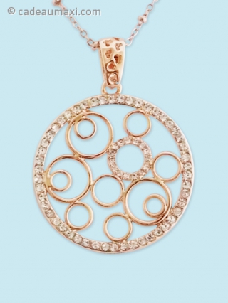 Collier avec pendentif à cercles et strass