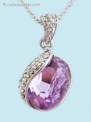 Collier avec pendentif pierre mauve et strass