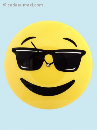 Horloge murale smiley lunettes de soleil