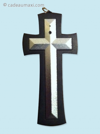 Pendentif en forme de croix avec caméra intégrée