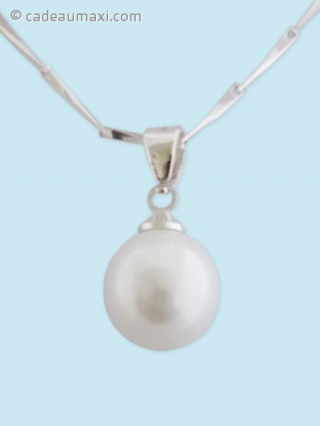 Collier avec pendentif à perle