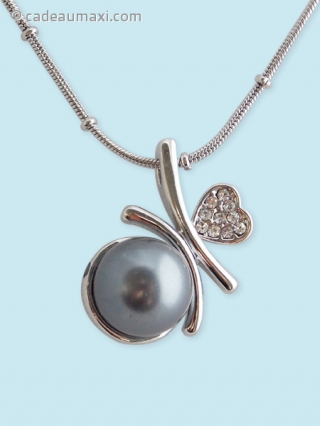 Collier avec pendentif fausse perle grise