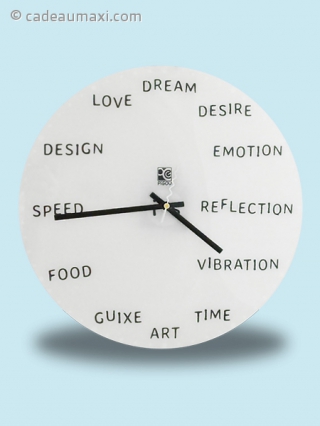 Horloge ronde avec des mots anglais